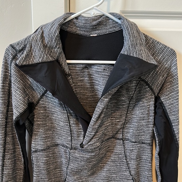 [Lululemon] Half-zip Running Top - Picture 4 of 9